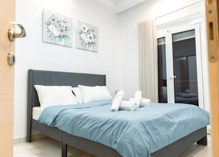 Modern Steps From Shops & Center * Thessaloniki