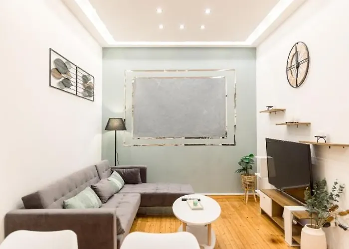 Modern Steps From Shops & Center * Thessaloniki