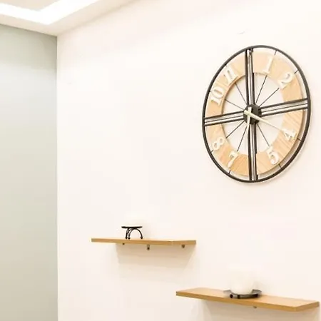 Modern Steps From Shops & Center Appartamento