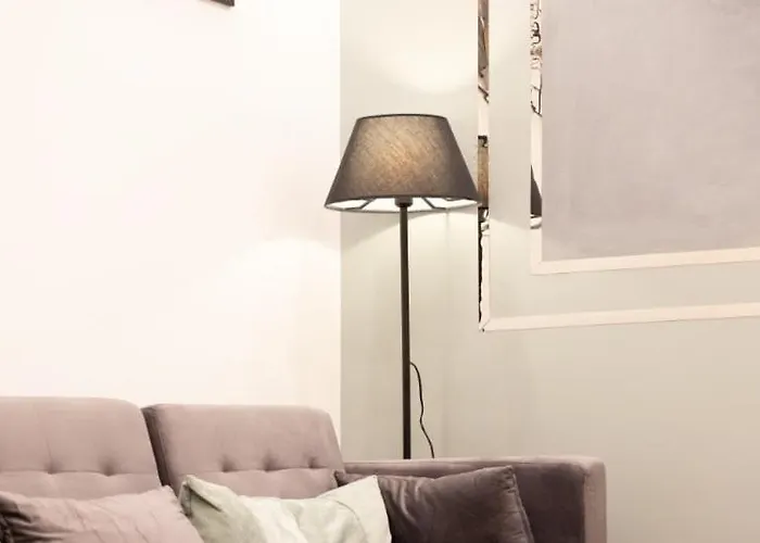 Appartement Modern Steps From Shops & Center