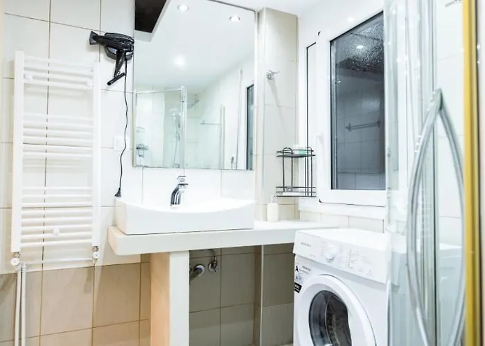 Modern Steps From Shops & Center Appartement Thessalonique