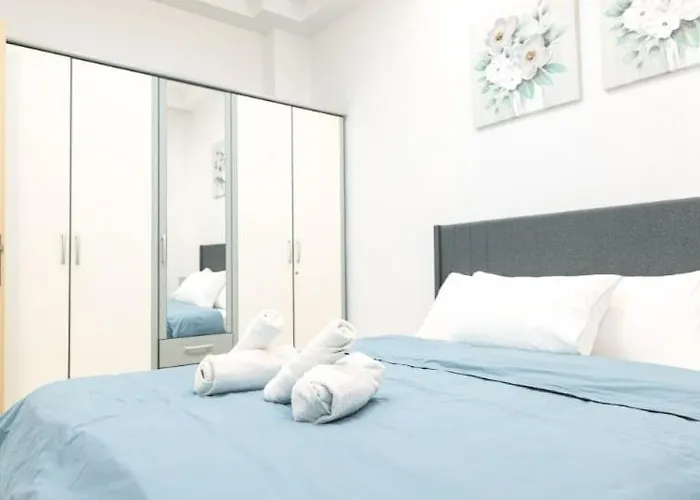 Modern Steps From Shops & Center Thessalonique